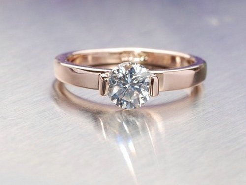 Classic Diamond ring with gold plated and zirconium 